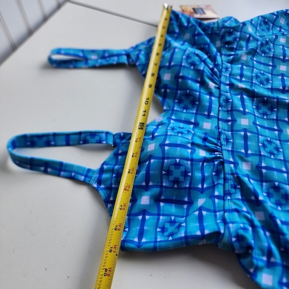 NWT $60 Noon 1 Piece Swim Skirted Bathing Suit White Blue Mosaic Casey Key 18 - Picture 4 of 16